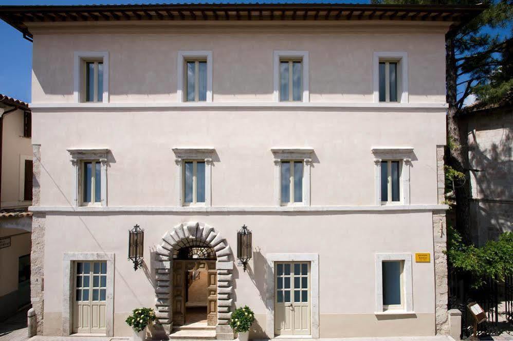 Relais & Chateaux Palazzo Seneca Hotel Norcia Exterior photo