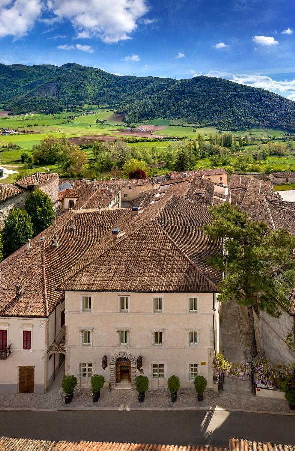 Relais & Chateaux Palazzo Seneca Hotel Norcia Exterior photo